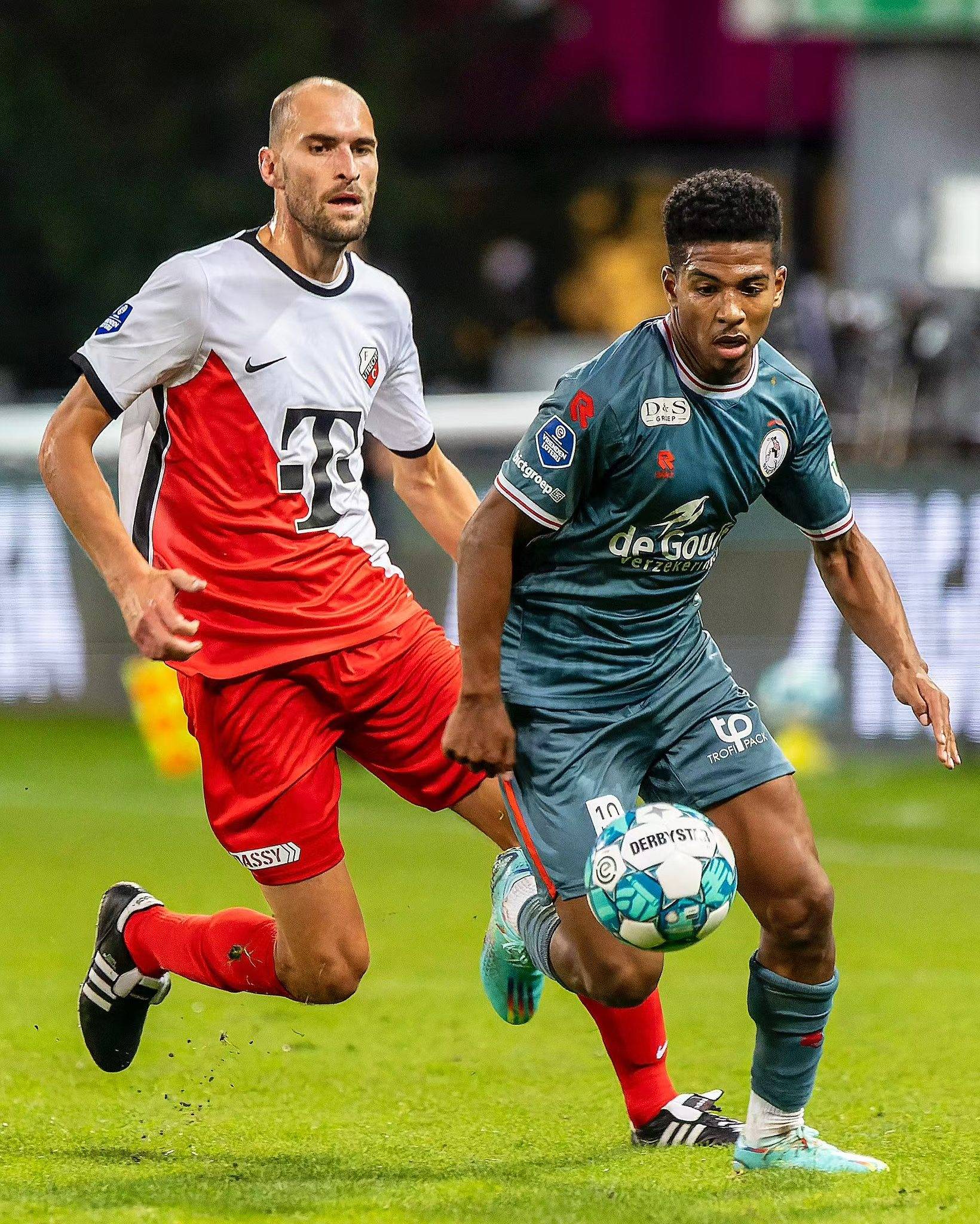 是对他过去 是对他过去